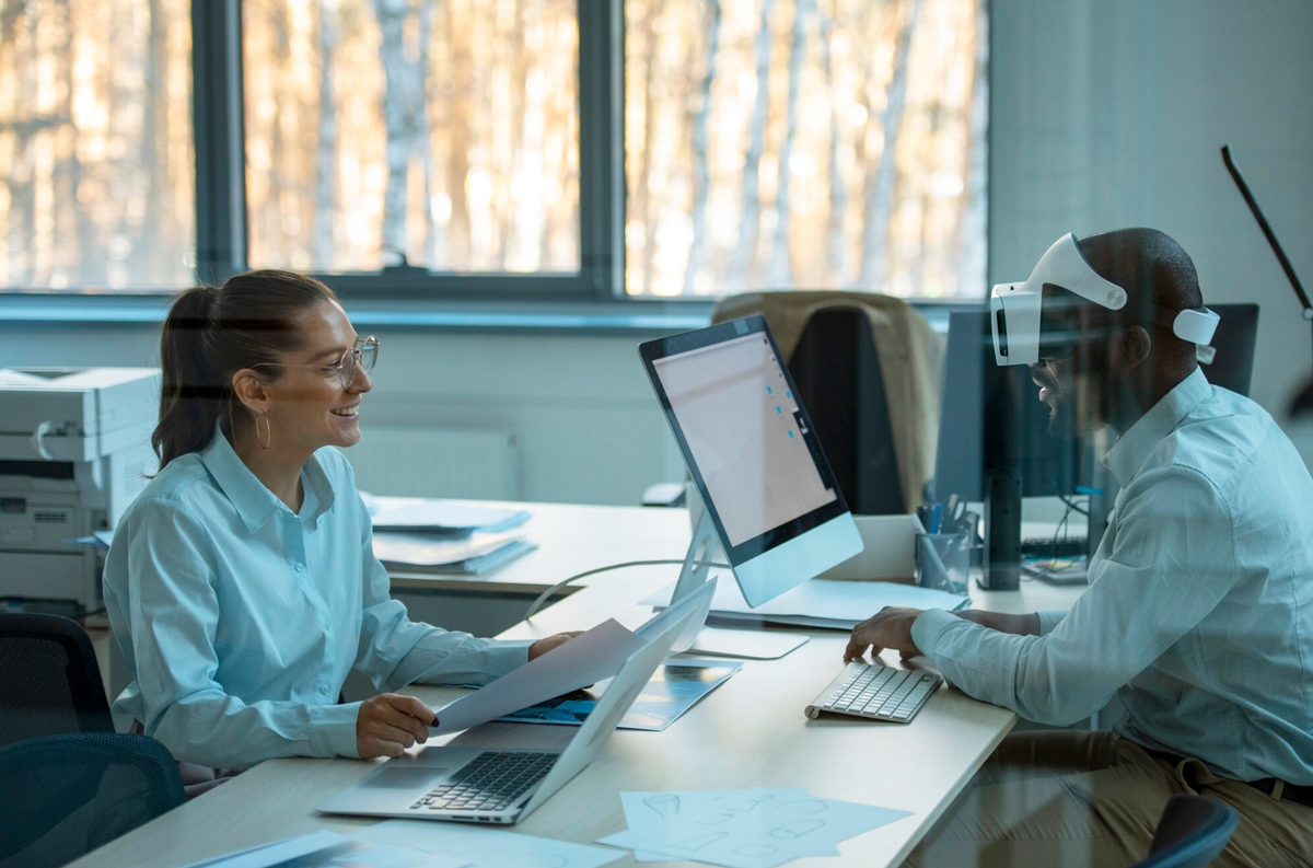 AI vs Traditional Help Desk